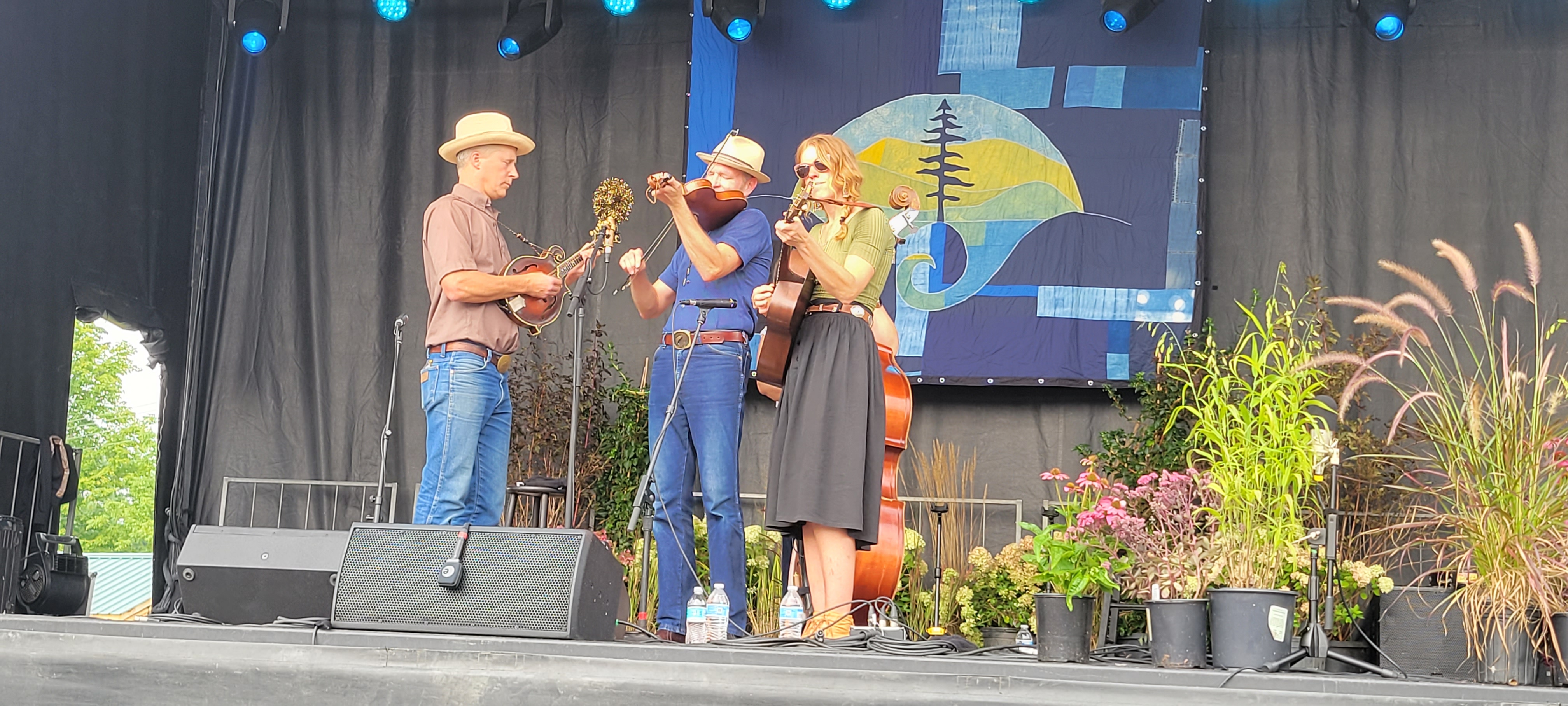 FoghornStringband2024-08-16GreenMountainBluegrassAndRootsFestivalManchesterVT (3).jpg
